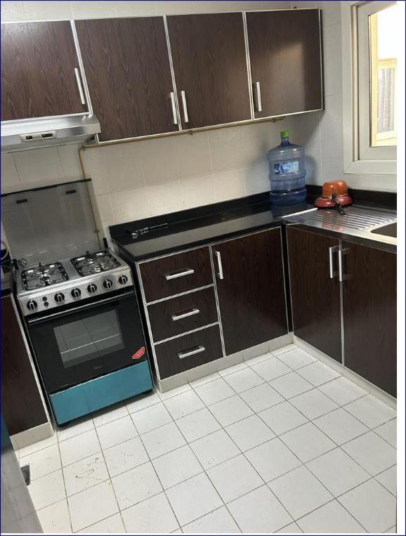 Flat In Aws Only Bachelor No Family No Children Appartement Dubai